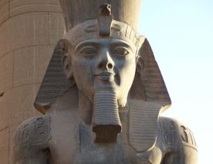 Statue of Pharaoh Ramses II