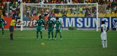 Players getting ready for a free kick