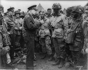 Eisenhower talks to troops on D-Day