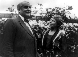 Picture of Warren Harding with his wife