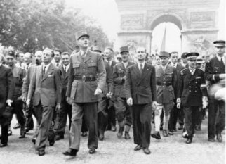 Charles de Gualle entering into Paris