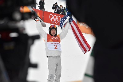 Shaun White holding US flag